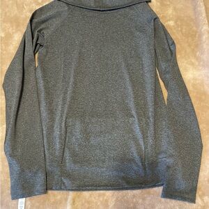 NWOT Lululemon Cowl Neck Light Weight LongSleeve Kangaroo pocket & thumb holes.